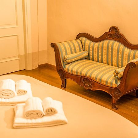 Il Gallo - Charming Apartment In Lucca Heart Exterior photo