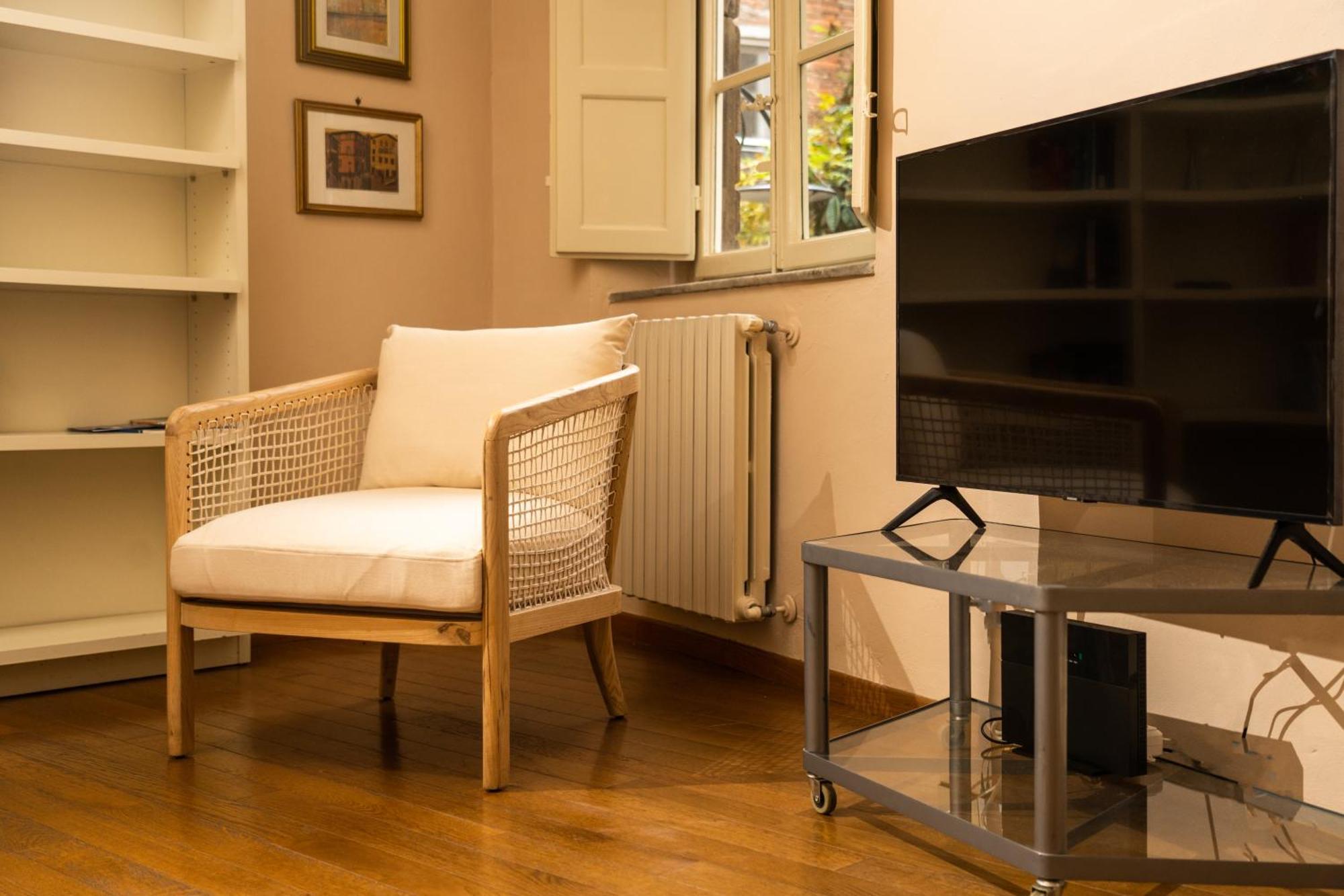 Il Gallo - Charming Apartment In Lucca Heart Exterior photo