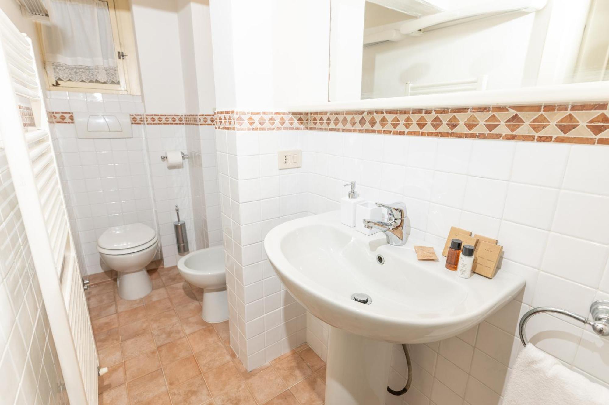 Il Gallo - Charming Apartment In Lucca Heart Exterior photo